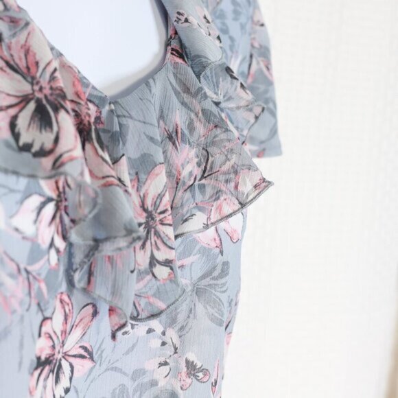 Kut from the Kloth Size L grey/pink ruffle, short sleeve floral pattern lightwei - Picture 4 of 8